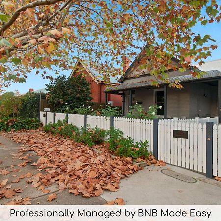 The Hideaway - Charming Cottage, Entertaining Area Wagga Wagga Bagian luar foto