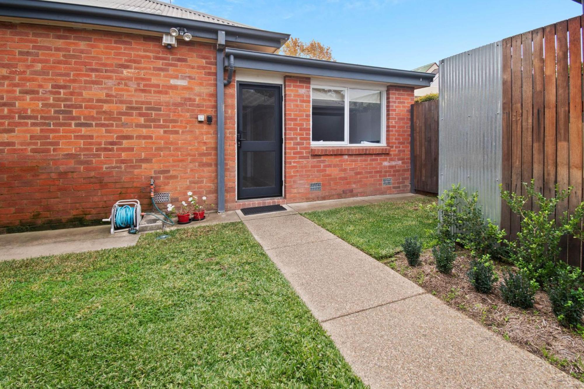 The Hideaway - Charming Cottage, Entertaining Area Wagga Wagga Bagian luar foto